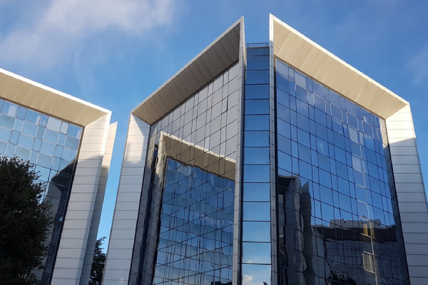 國內的“智能建筑”與歐洲的有何異同？(圖1)裕乾電子